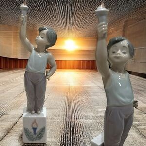 Vintage Authentic Lladro Olympian Holding Flame Glazed Ceramic Figurine